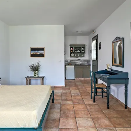 Dioni Aparthotel 4*